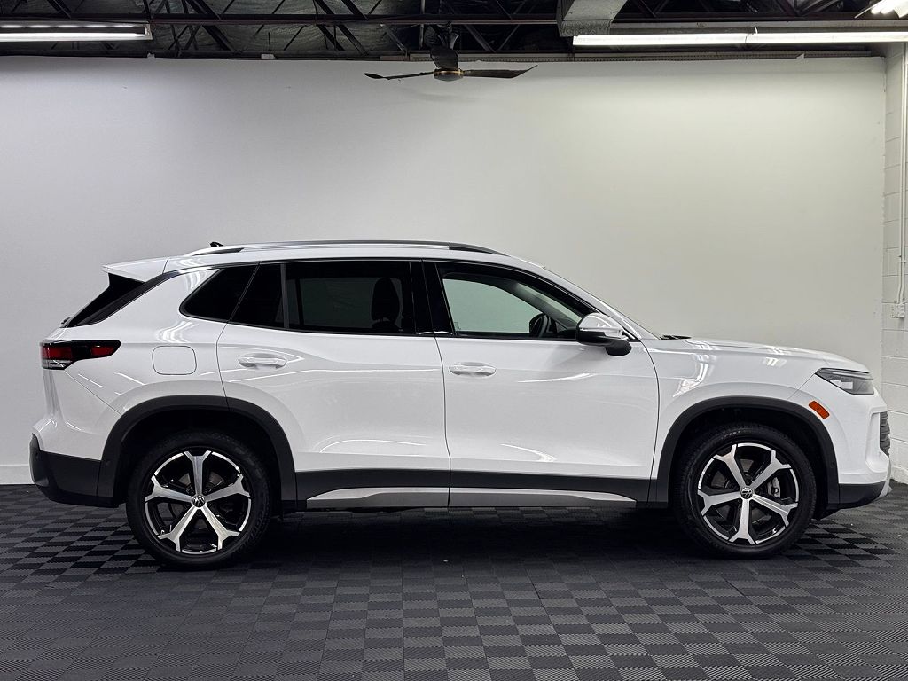2025 Volkswagen Tiguan SE
