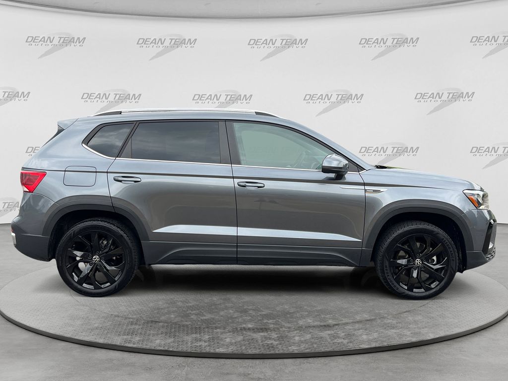 2023 Volkswagen Taos SE