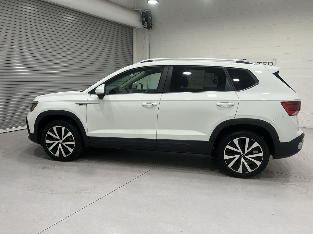 2024 Volkswagen Taos SE