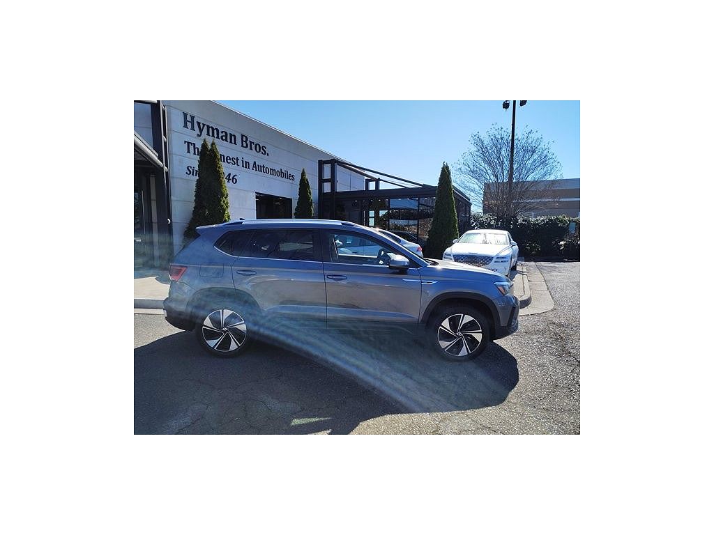 2024 Volkswagen Taos SE