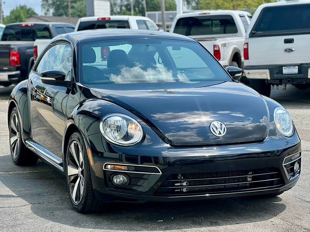 2015 Volkswagen Beetle R-Line w/Sunroof, Sound, Navigation