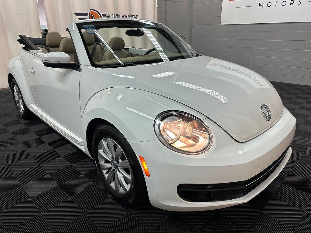 2015 Volkswagen Beetle 1.8T w/Sound, Navigation