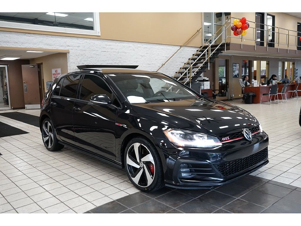 2019 Volkswagen Golf GTI SE