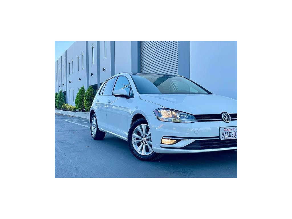 2018 Volkswagen Golf TSI S