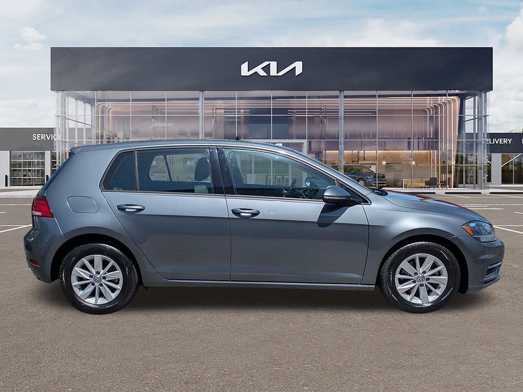 2018 Volkswagen Golf TSI SE