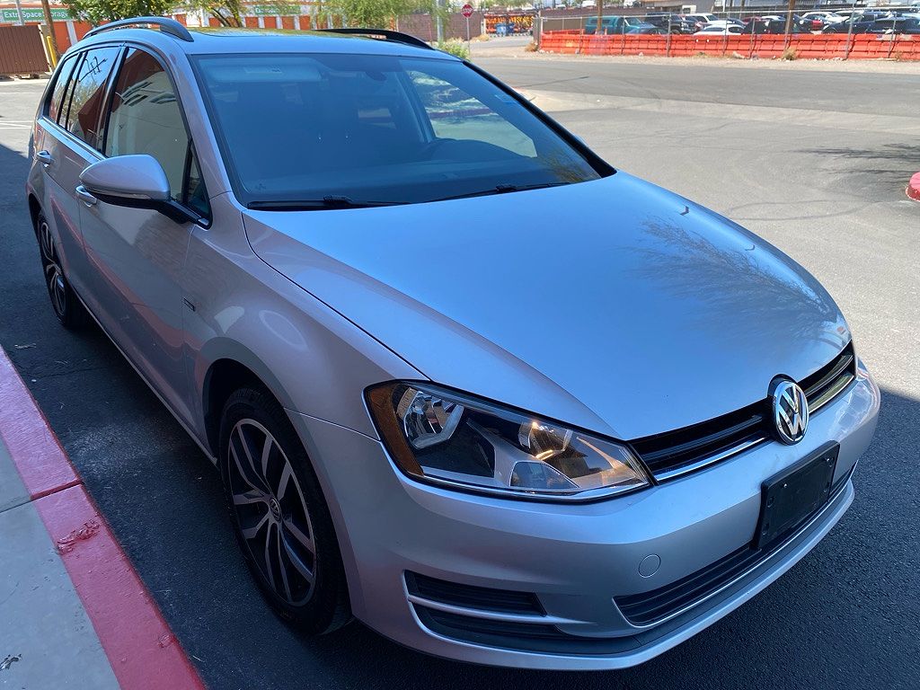 2016 Volkswagen Golf TSI SE