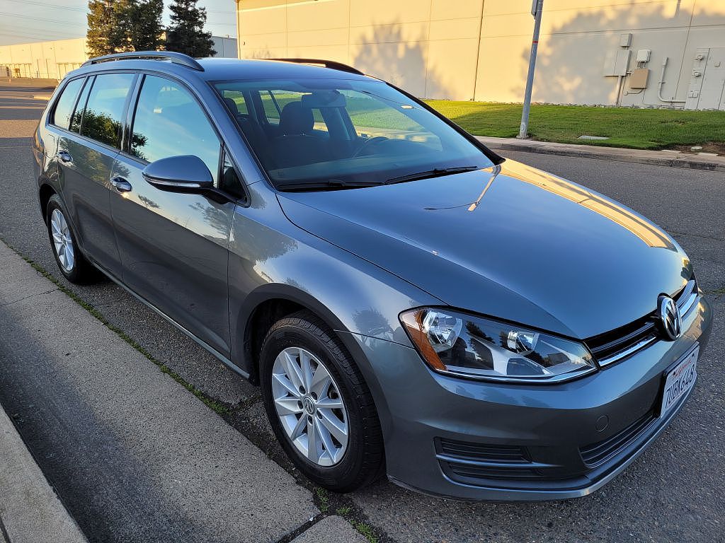 2016 Volkswagen Golf TSI SE