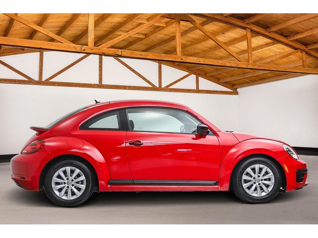 2018 Volkswagen Beetle 2.0T Coast
