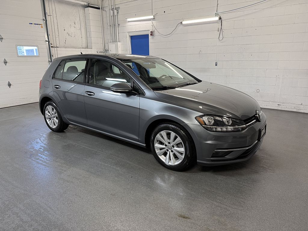 2018 Volkswagen Golf TSI S
