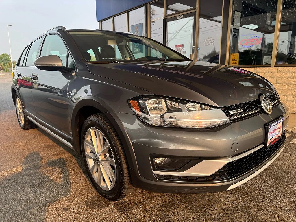 2019 Volkswagen Golf TSI SE