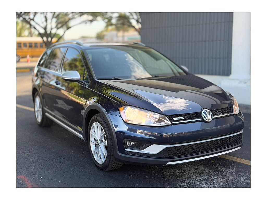 2017 Volkswagen Golf TSI SE