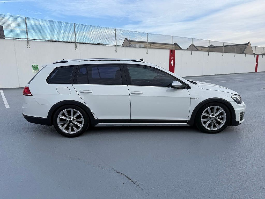 2017 Volkswagen Golf Alltrack TSI SE