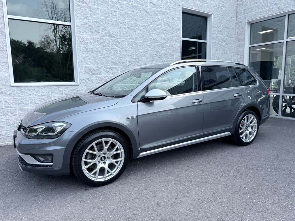 2018 Volkswagen Golf TSI SE