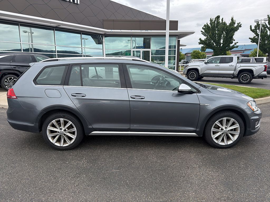 2017 Volkswagen Golf TSI S