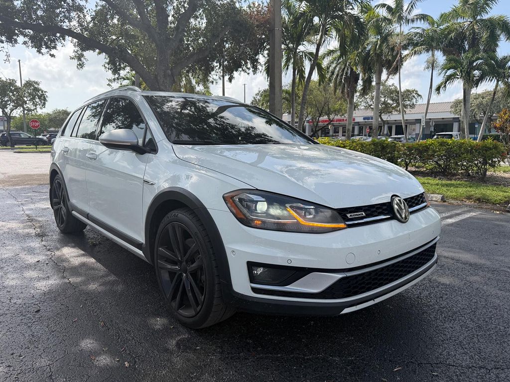 2018 Volkswagen Golf TSI SE