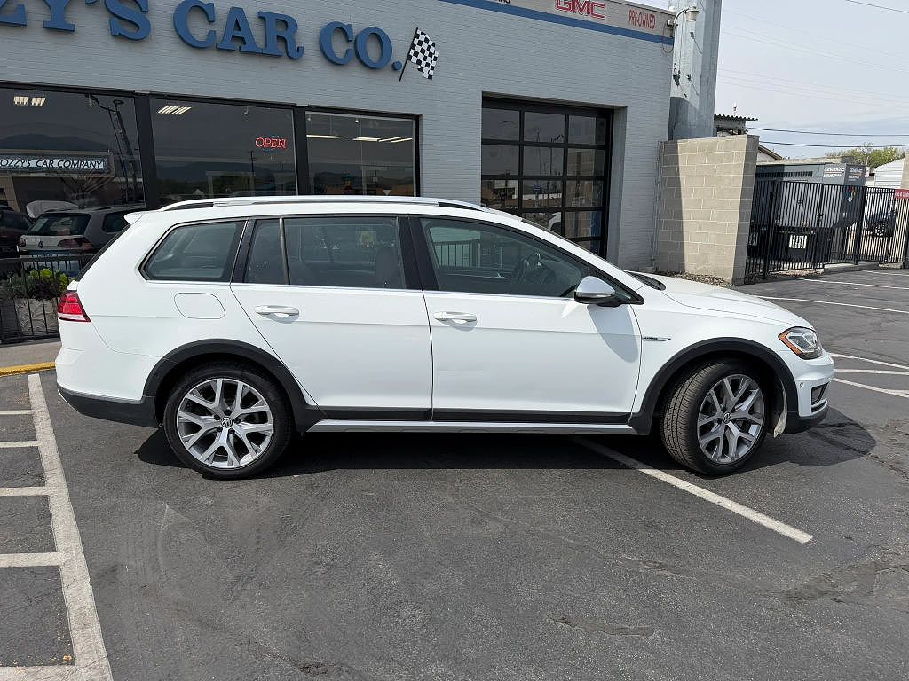 2018 Volkswagen Golf TSI SE
