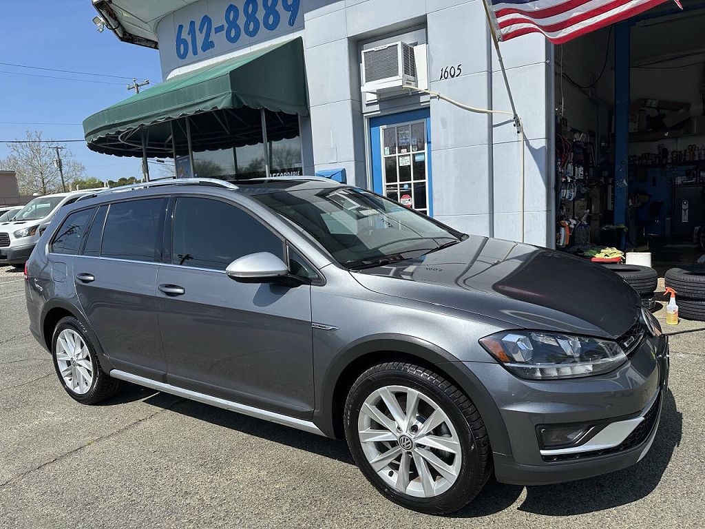 2018 Volkswagen Golf TSI S