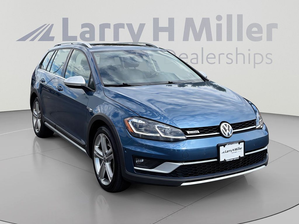 2019 Volkswagen Golf TSI SE