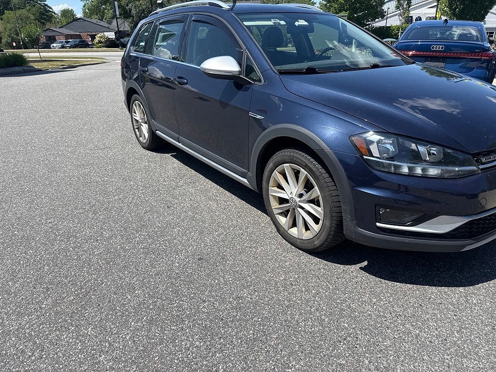 2019 Volkswagen Golf TSI SE