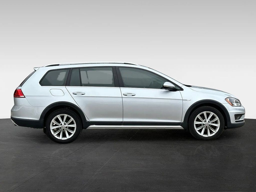 2017 Volkswagen Golf TSI S