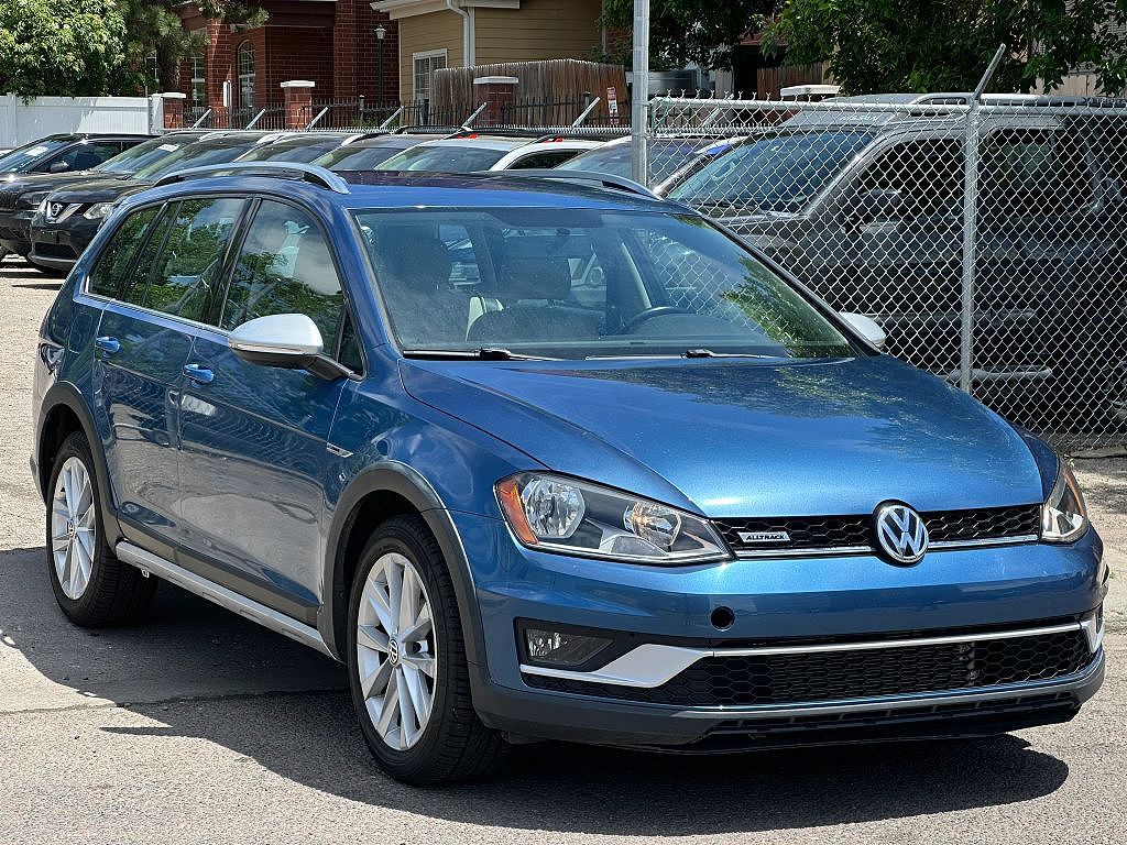 2017 Volkswagen Golf TSI SE