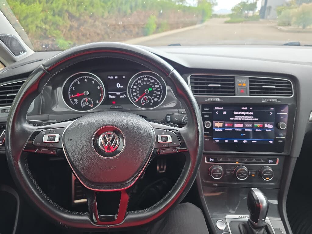 2019 Volkswagen Golf TSI SE