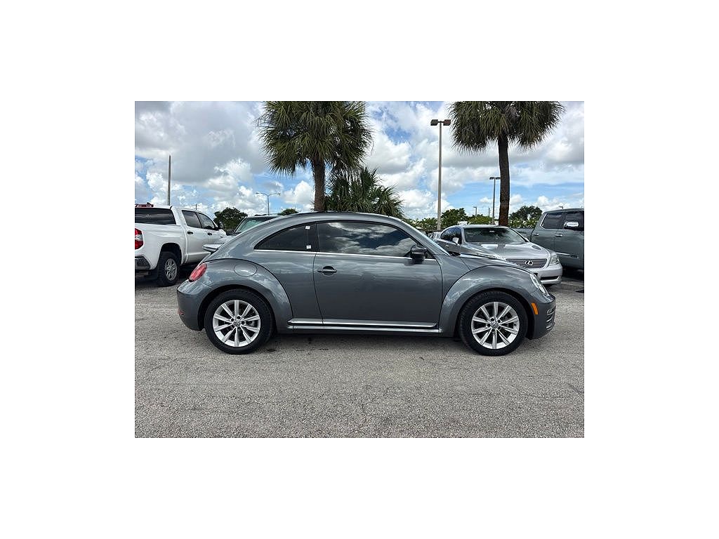 2018 Volkswagen Beetle 2.0T SE