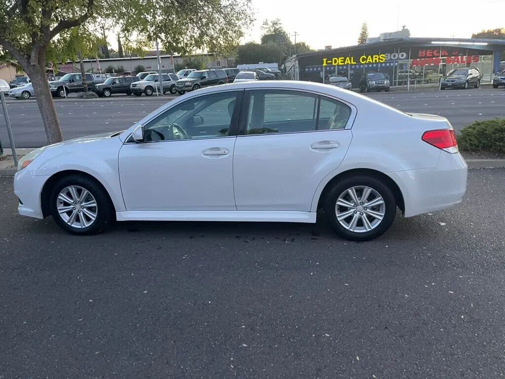 2010 Subaru Legacy 2.5i Premium