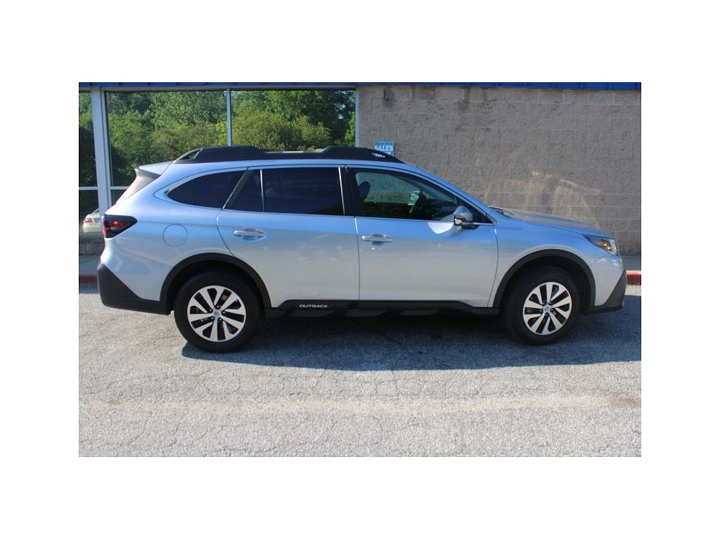 2022 Subaru Outback Premium