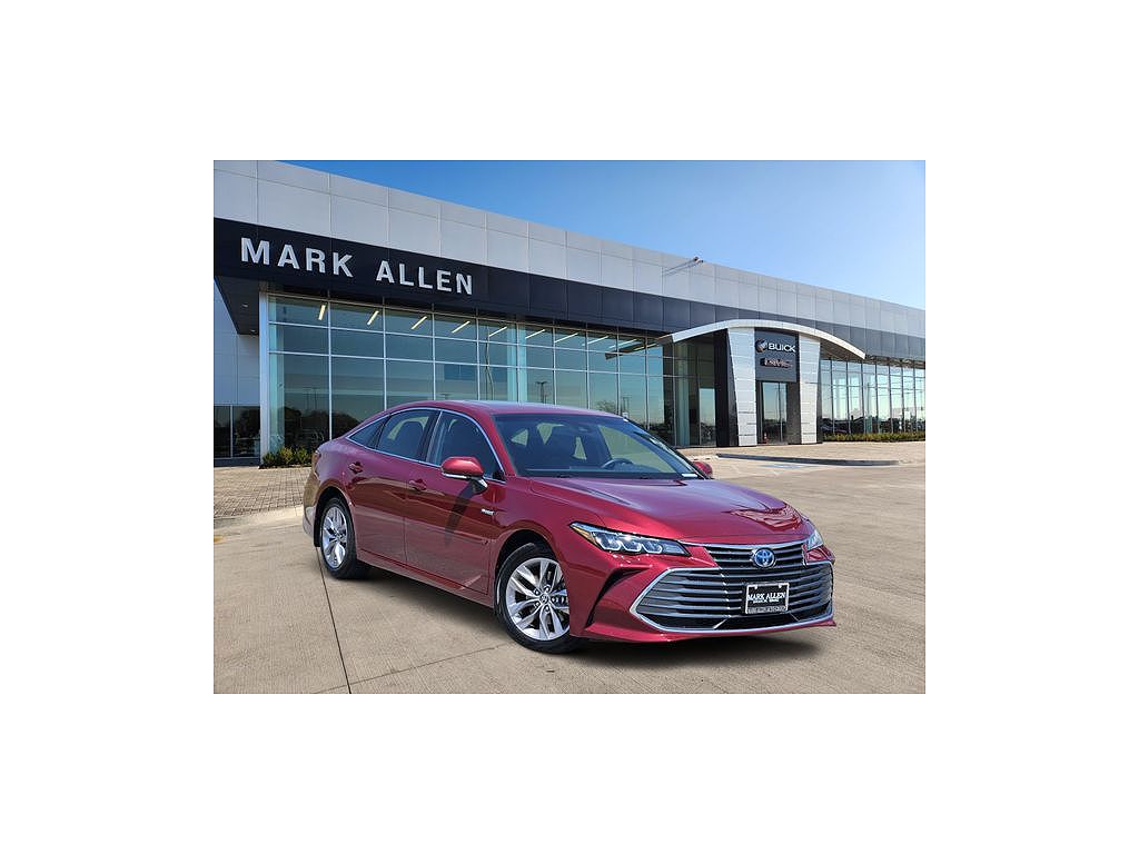 2021 Toyota Avalon Hybrid XLE