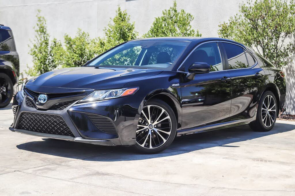 2019 Toyota Camry Hybrid XLE