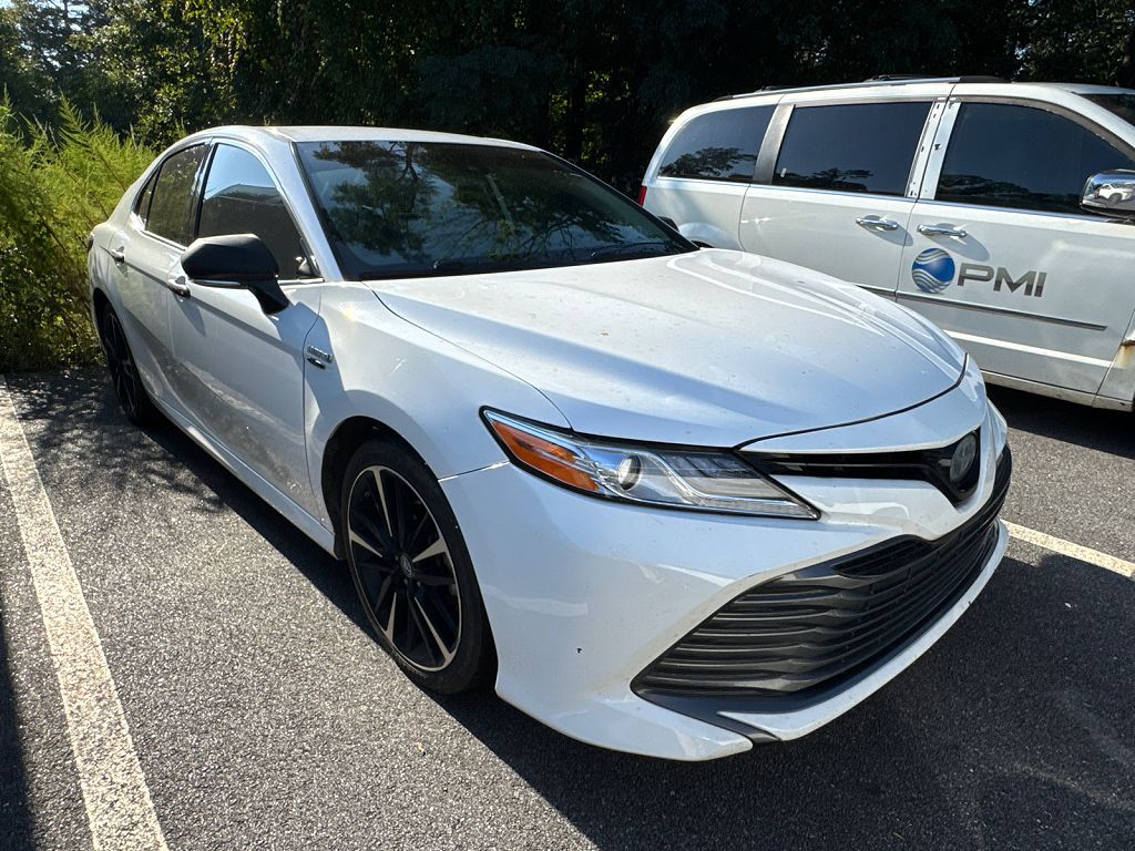 2019 Toyota Camry Hybrid XLE