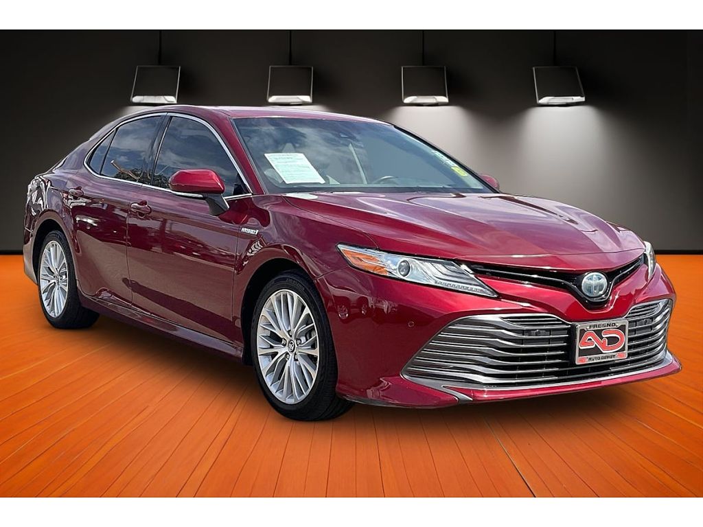 2018 Toyota Camry Hybrid XLE