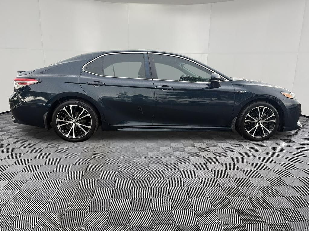 2019 Toyota Camry XLE
