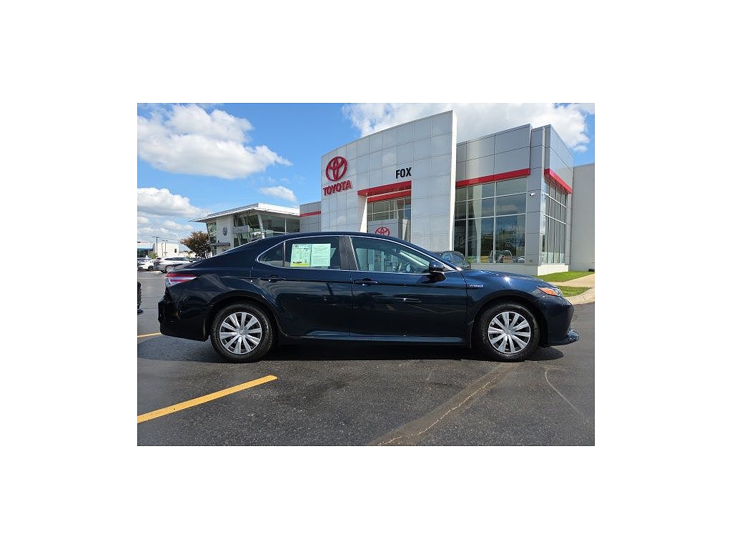 2018 Toyota Camry Hybrid LE