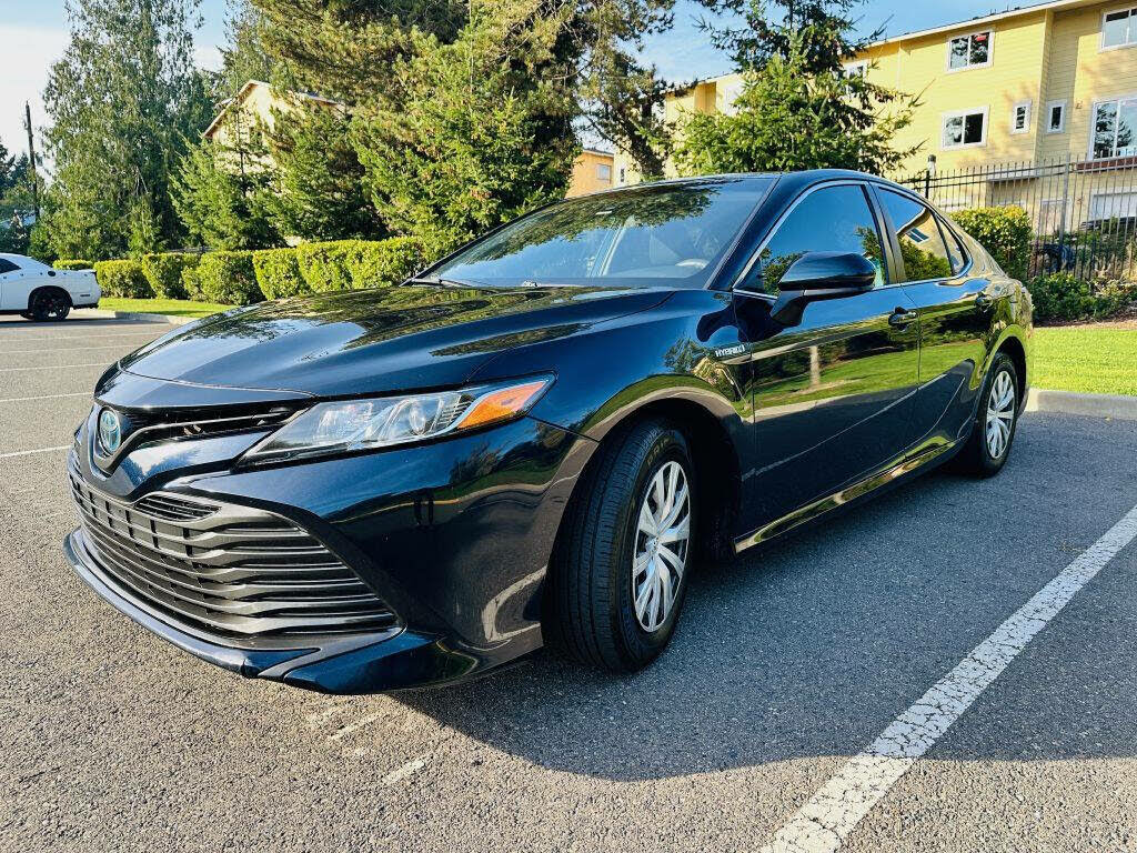 2018 Toyota Camry Hybrid LE