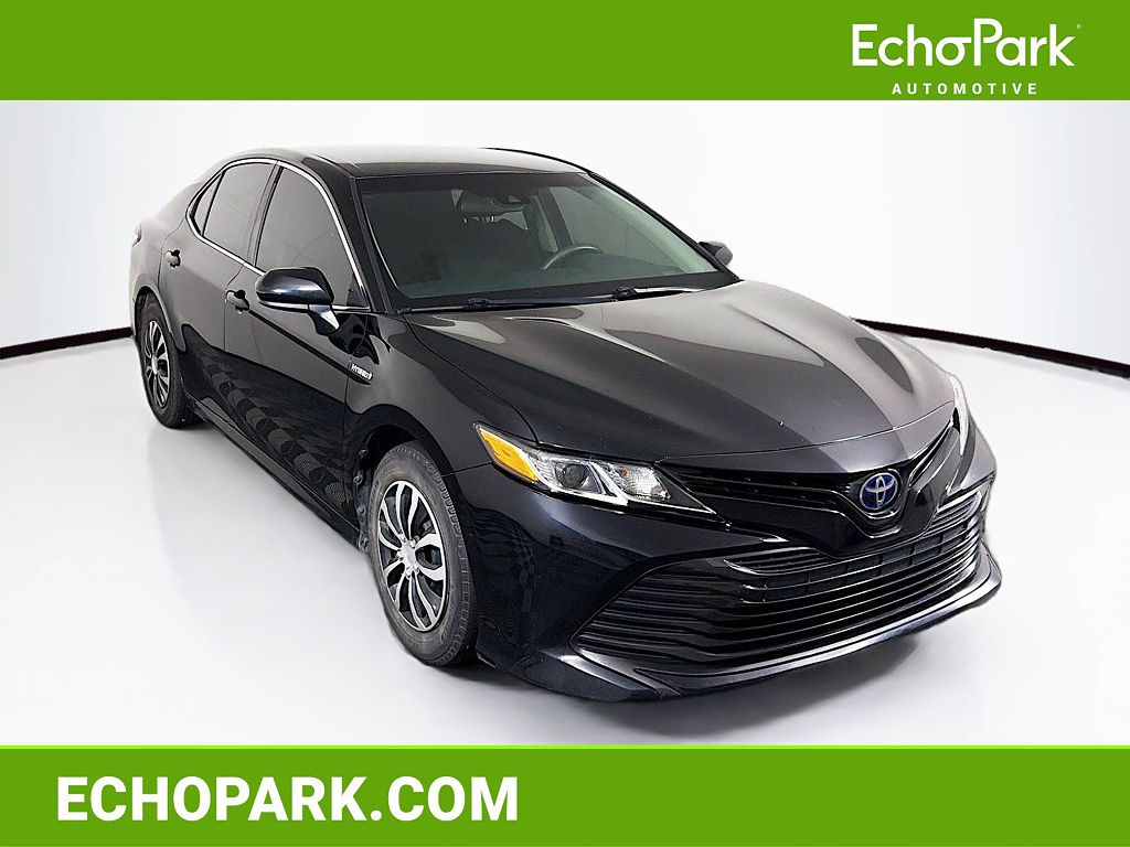 2018 Toyota Camry Hybrid LE