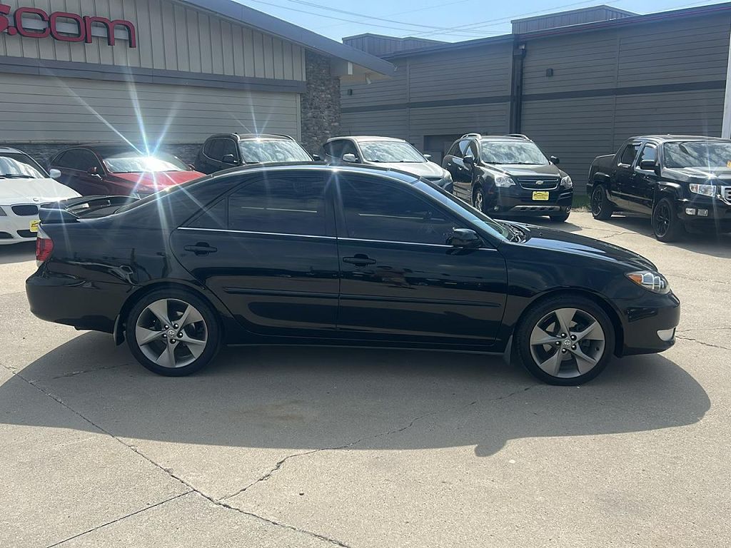 2005 Toyota Camry SE V6