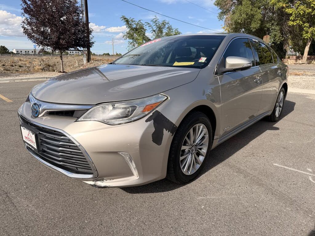 2017 Toyota Avalon Hybrid XLE Premium