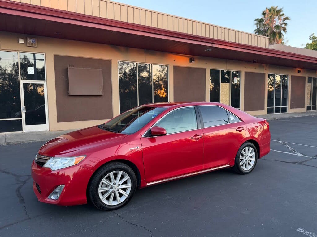 2013 Toyota Camry Hybrid LE