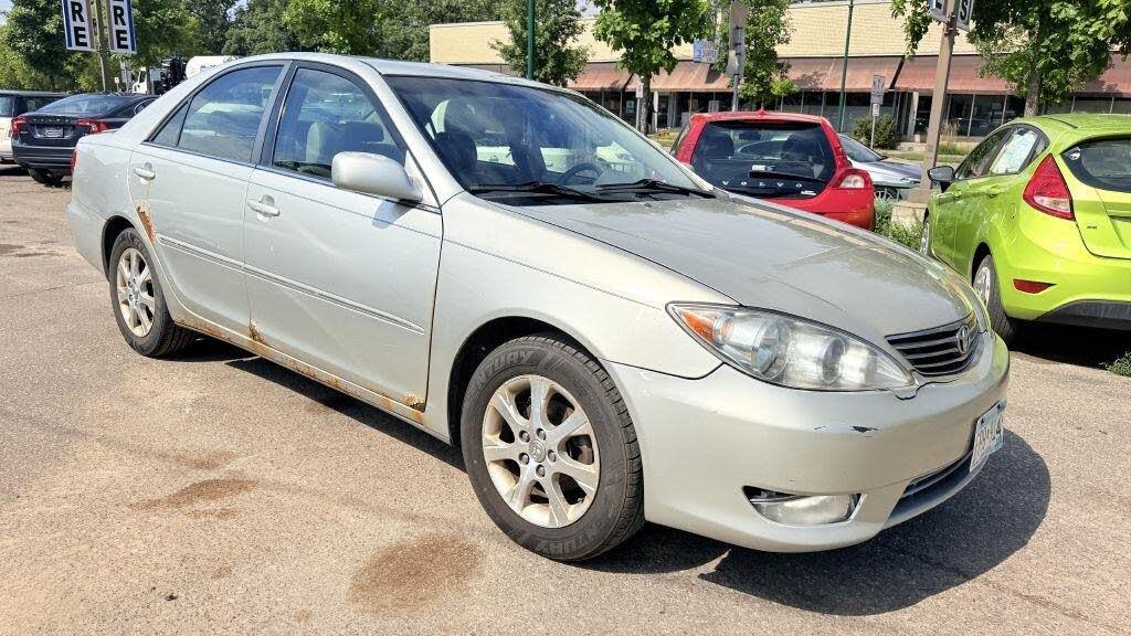 2005 Toyota Camry Standard