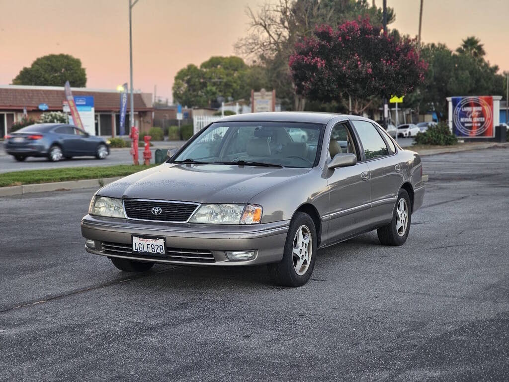 1999 Toyota Avalon XL