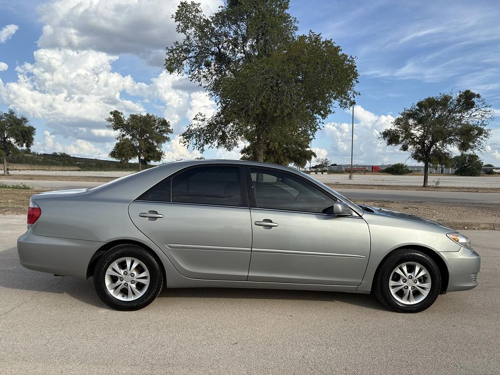 2005 Toyota Camry XLE V6