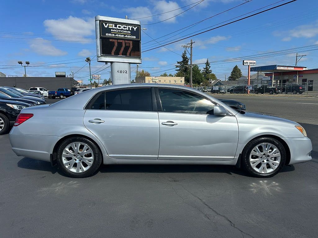 2010 Toyota Avalon XL