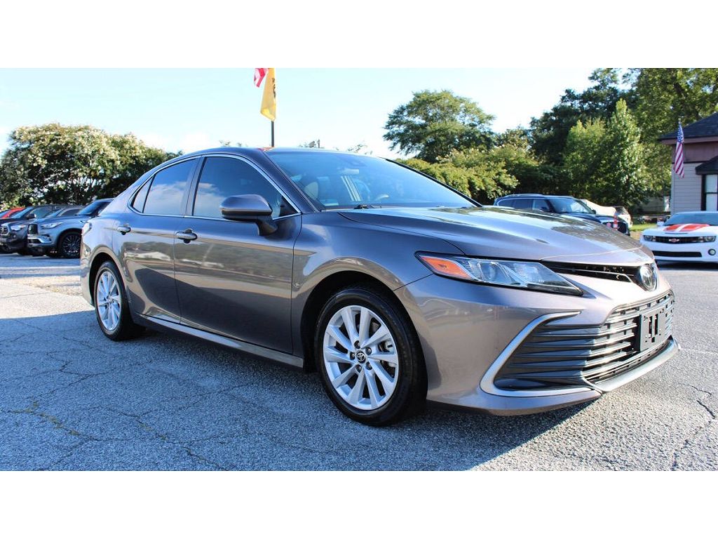 2022 Toyota Camry LE