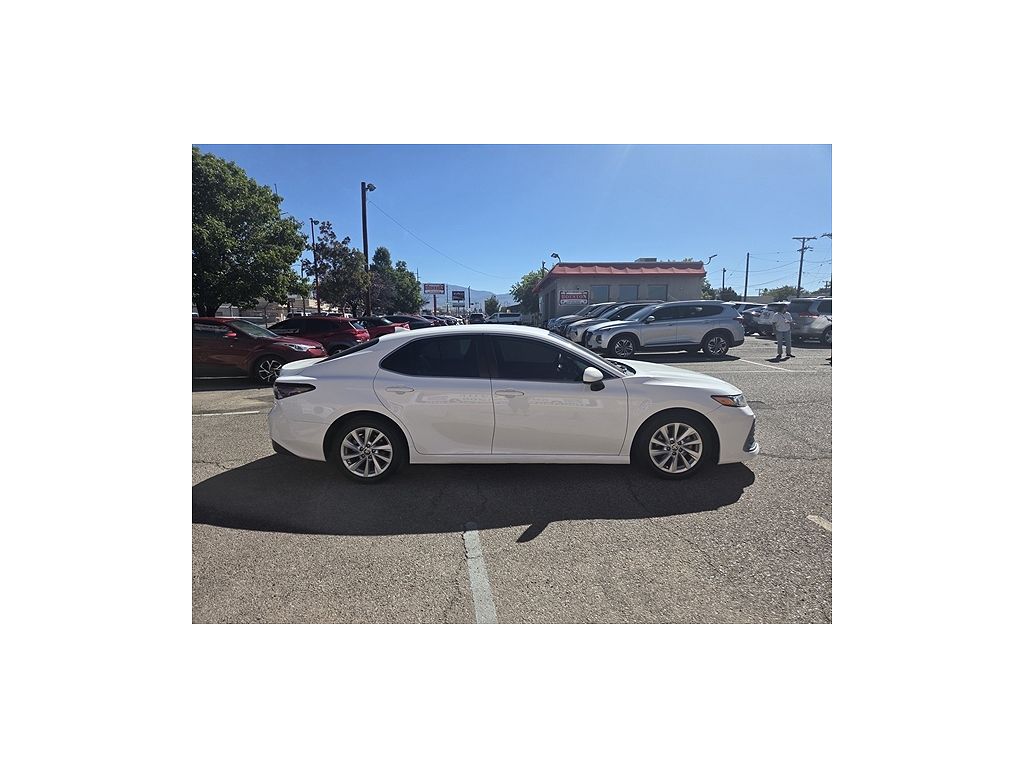 2022 Toyota Camry LE