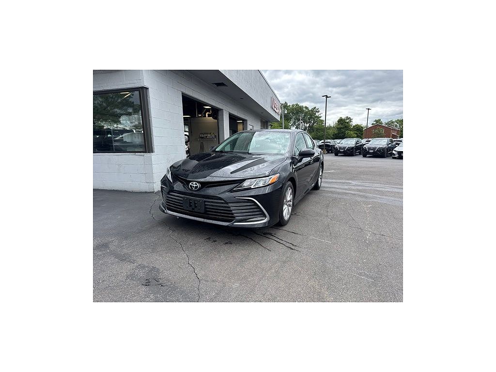 2022 Toyota Camry LE