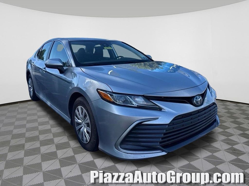 2022 Toyota Camry Hybrid Hybrid LE