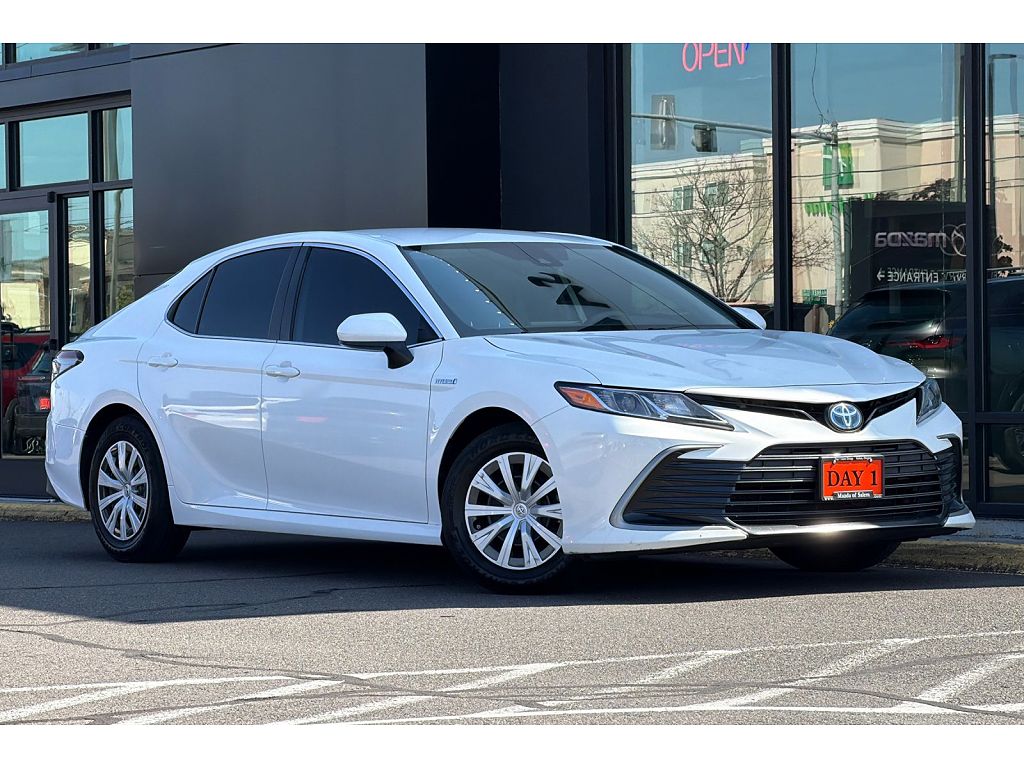 2021 Toyota Camry Hybrid LE