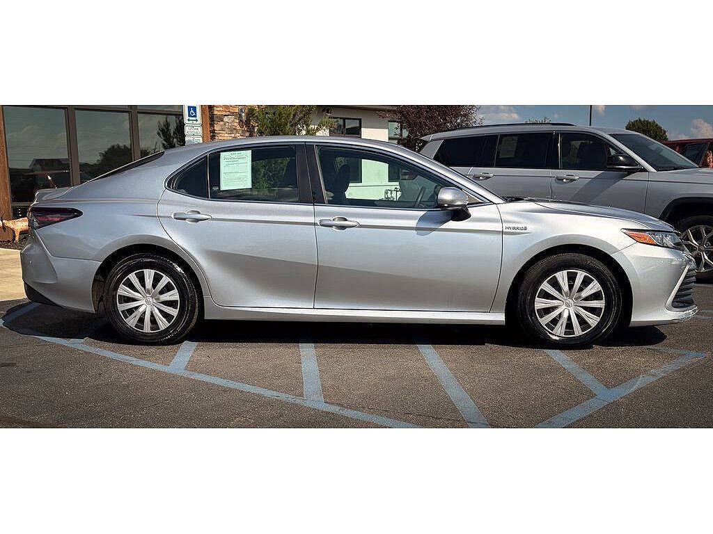 2021 Toyota Camry Hybrid LE